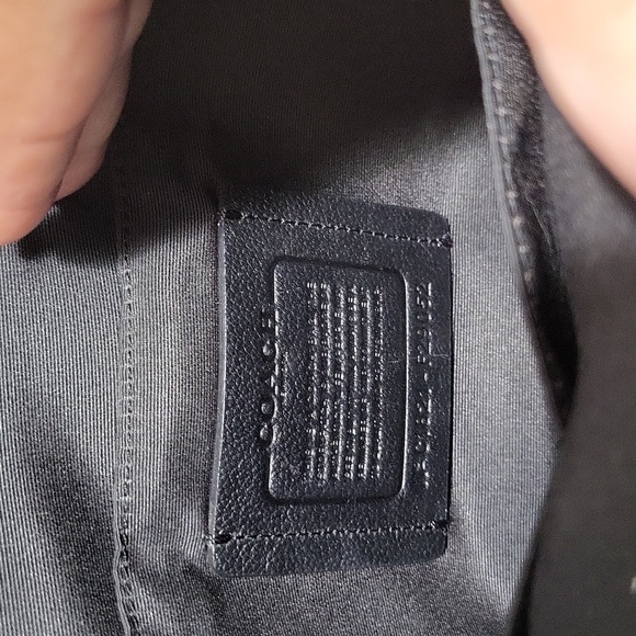 Authentic Coach Messenger Bag - Picture 4 of 6